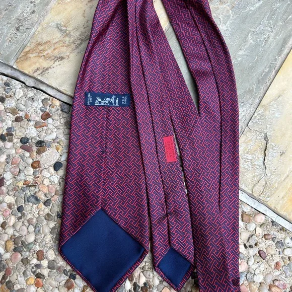 HERMES PARIS Geometric Print Tie Silk France pattern 5293 - Picture 2 of 3
